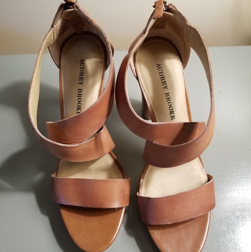 Audrey Brooks Leather Heels - Picture 3 of 8